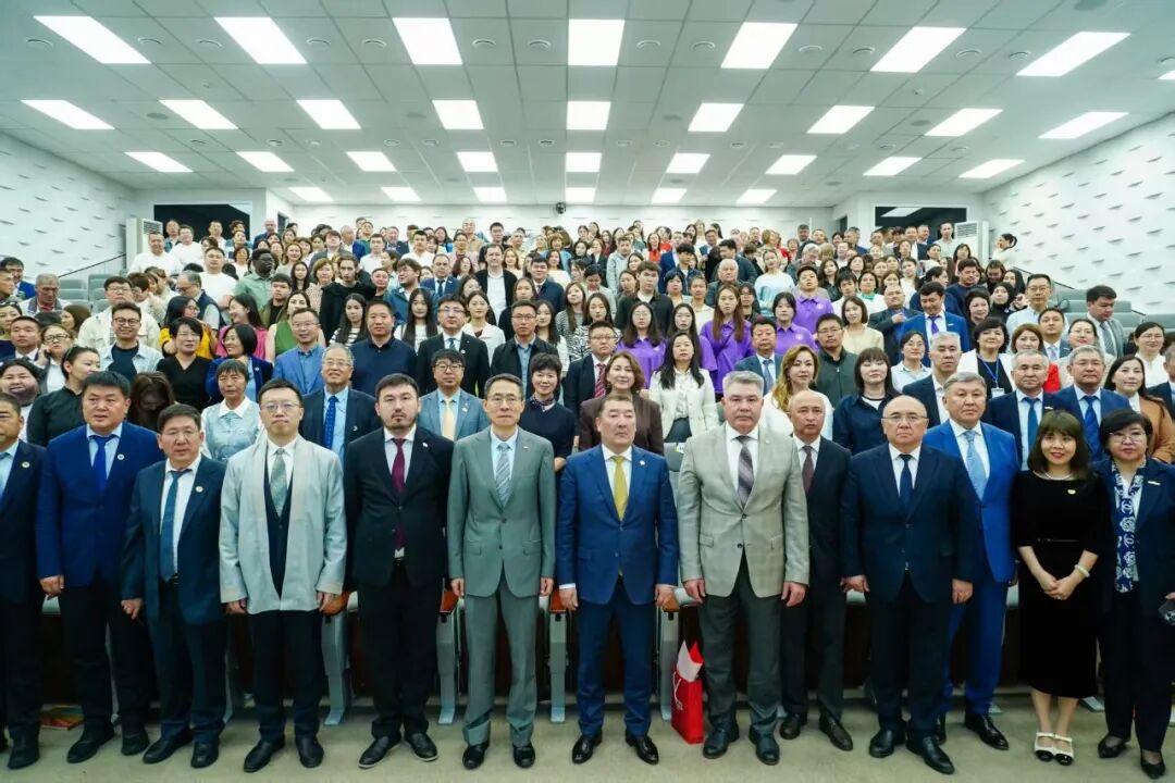 库达伊别尔格诺夫副秘书长出席202.